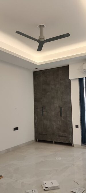 Building Lobby in 3 BHK Builder Floor at Ansal Florence Residency, Sector 57 – for Rent