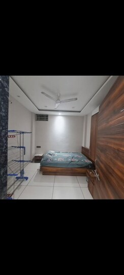 2 BHK + Servant Room,Study Room,Basement Apartment For Rent in Vijay Nagar