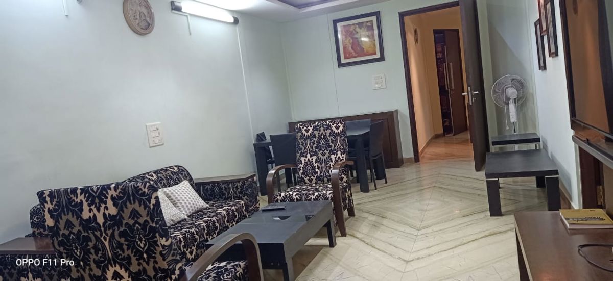 2 BHK Apartment For Rent in Colaba