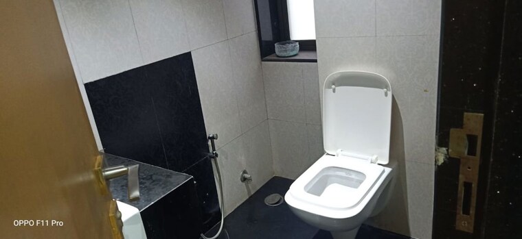 Bathroom, colaba 2 Bedroom 1200 Sq.Ft. Apartment In Colaba Mumbai 10357269