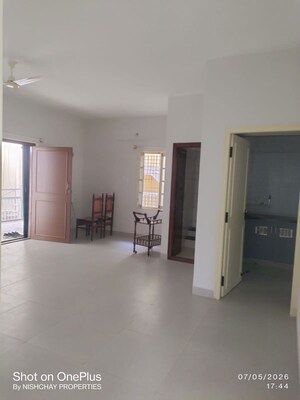 Room in 3 BHK Independent House at Hrbr Layout – for Rent