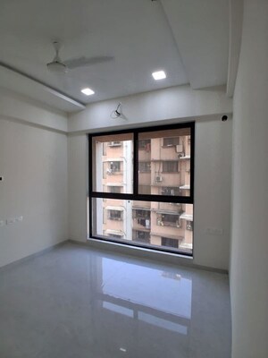 Room in 2 BHK Apartment at Ankur Building, Malad West – for Rent