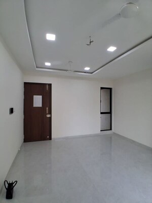 Room in 2 BHK Apartment at Ankur Building, Malad West – for Rent