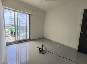 Room in 2 BHK Apartment at Mantra Insignia, Mundhwa – for Rent