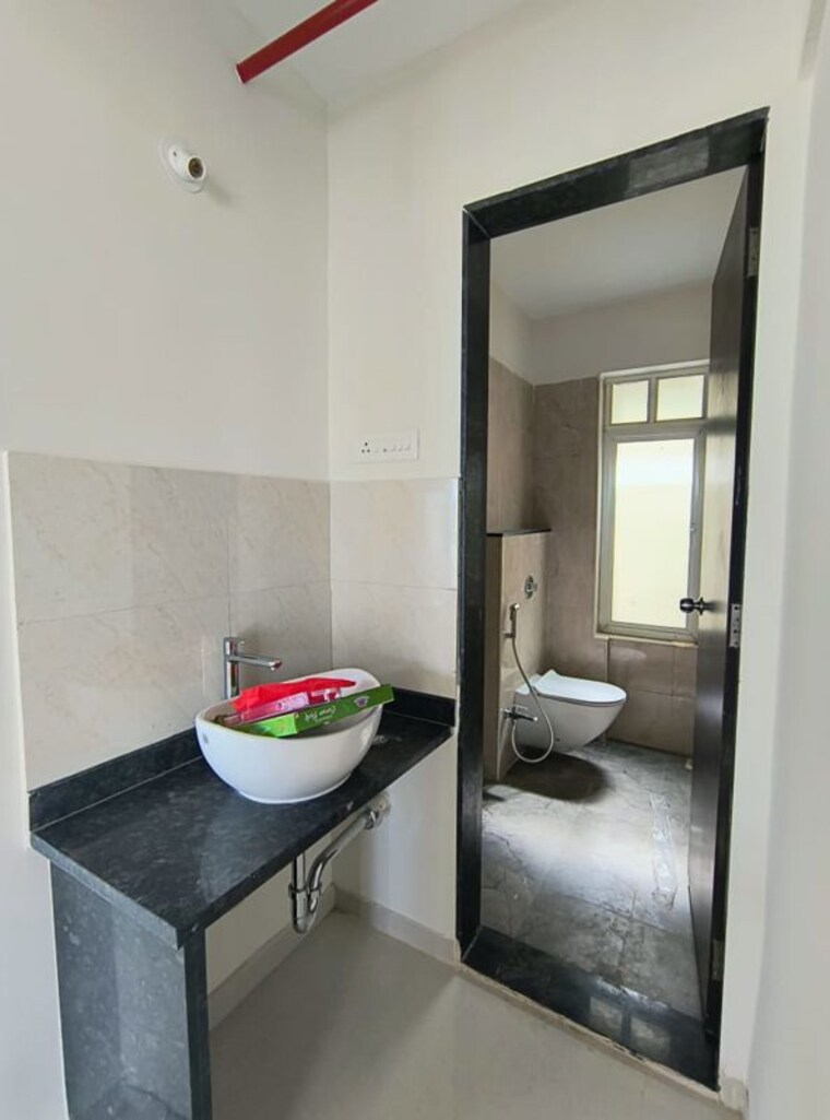 Bathroom, mantra-insignia 2 Bedroom 750 Sq.Ft. Apartment In Mundhwa Pune 10359869