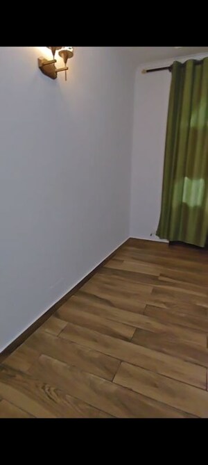 Room in 3 BHK Independent House at RWA Apartments Sector 26, Sector 26 – for Rent
