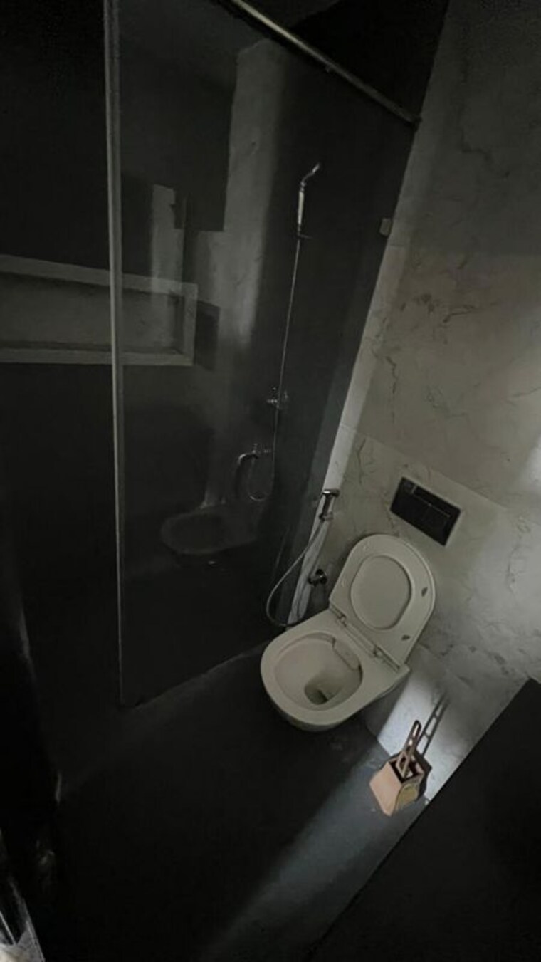 Bathroom, jawahar nagar 3 Bedroom 2100 Sq.Ft. Apartment In Jawahar Nagar Delhi 10357660