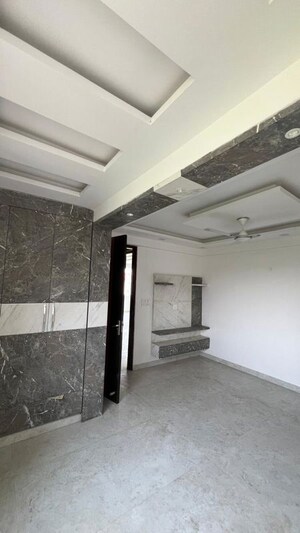 Building Lobby in 3 BHK Apartment at Jawahar Nagar – for Rent
