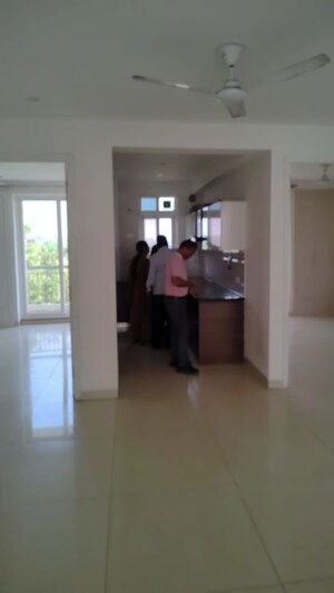 Room in 3 BHK Apartment at Maxxus Elanza, International Airport Road – for Rent