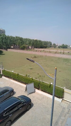 Plot Area in 3 BHK Apartment at Maxxus Elanza, International Airport Road – for Rent