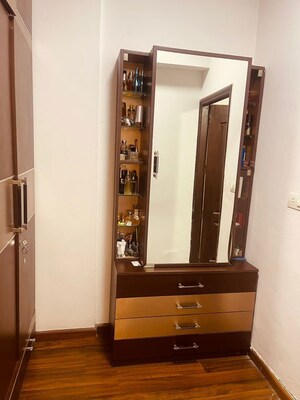 Furnished Amenities in 3.5 BHK Apartment at Wave Amore, Sector 32 – for Rent