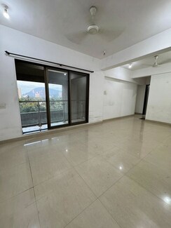 2 BHK Apartment For Rent in Swastik Solitaire
