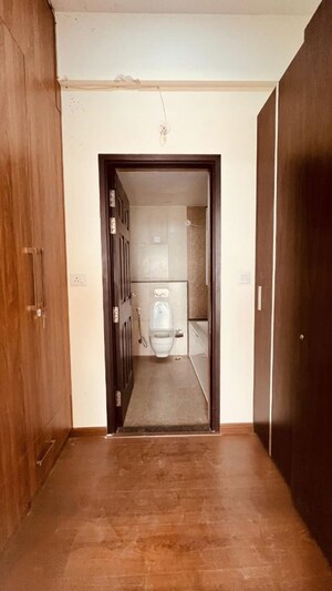 Building Lobby in 3.5 BHK Apartment at Wave Amore, Sector 32 – for Rent