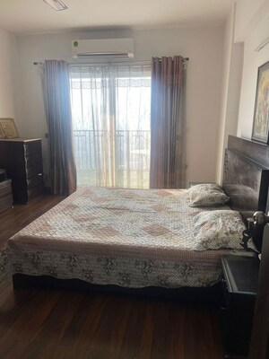 Bedroom in 4 BHK Apartment at Wave Amore, Sector 32 – for Rent