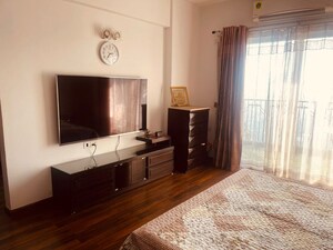 Bedroom in 4 BHK Apartment at Wave Amore, Sector 32 – for Rent