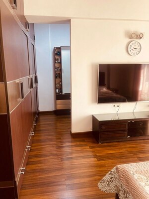Furnished Amenities in 4 BHK Apartment at Wave Amore, Sector 32 – for Rent