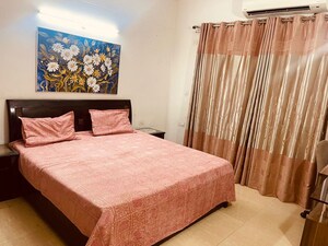 Bedroom in 4 BHK Apartment at Wave Amore, Sector 32 – for Rent