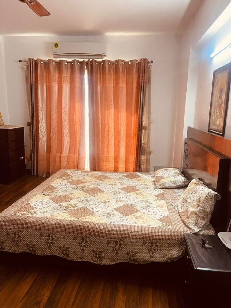 Bedroom, wave-amore 4 Bedroom 3100 Sq.Ft. Apartment In Sector 32 Noida 10359910