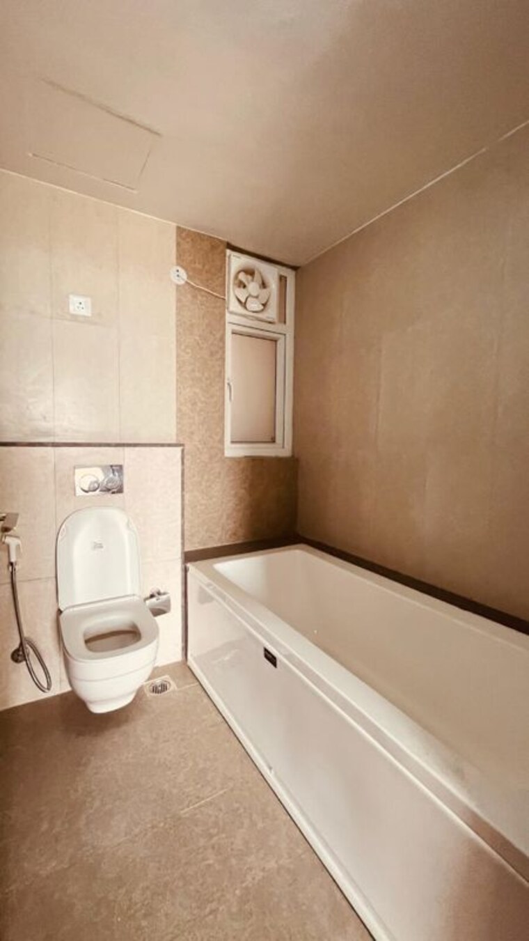 Bathroom, wave-amore 4 Bedroom 3100 Sq.Ft. Apartment In Sector 32 Noida 10359910