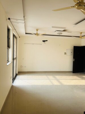 2 BHK Apartment For Sale in Unitech Uniworld Gardens 2, Sector 47