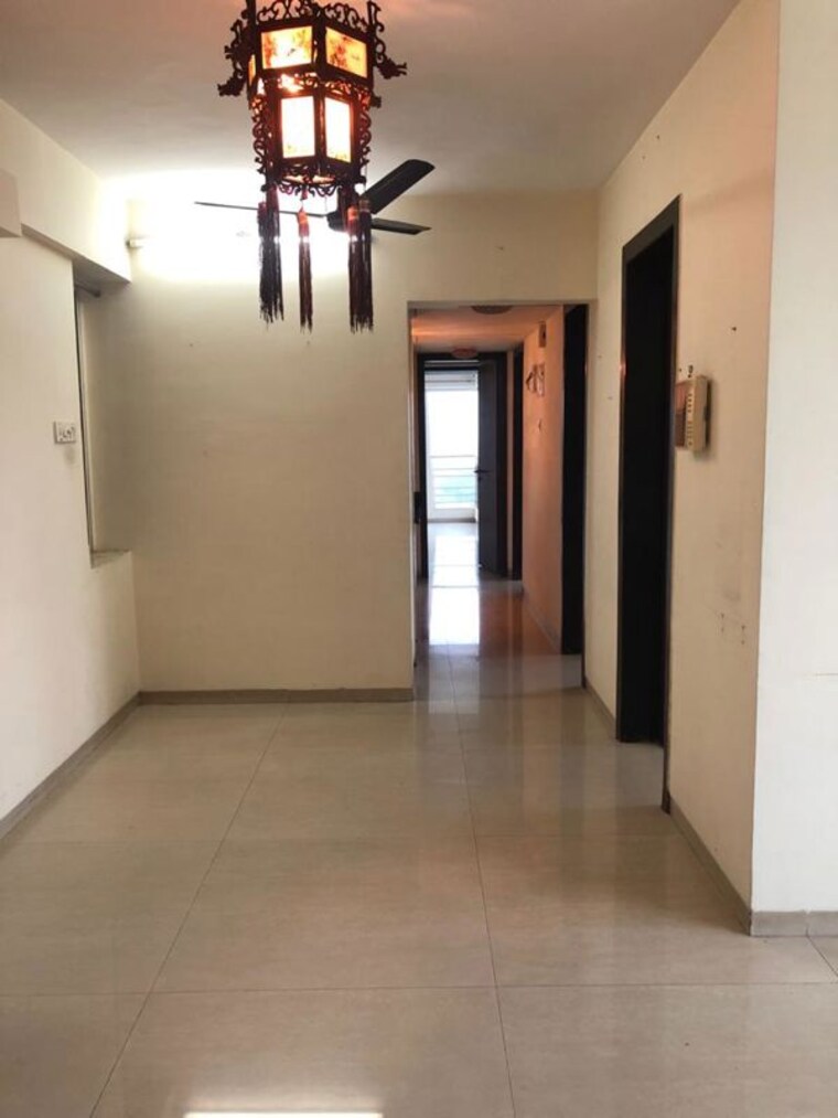Room, parel 3 Bedroom 1000 Sq.Ft. Apartment In Parel Mumbai 10359905