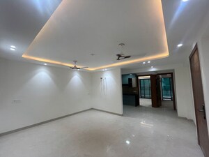 Living Room in 3 BHK Apartment at Mandi – for Rent