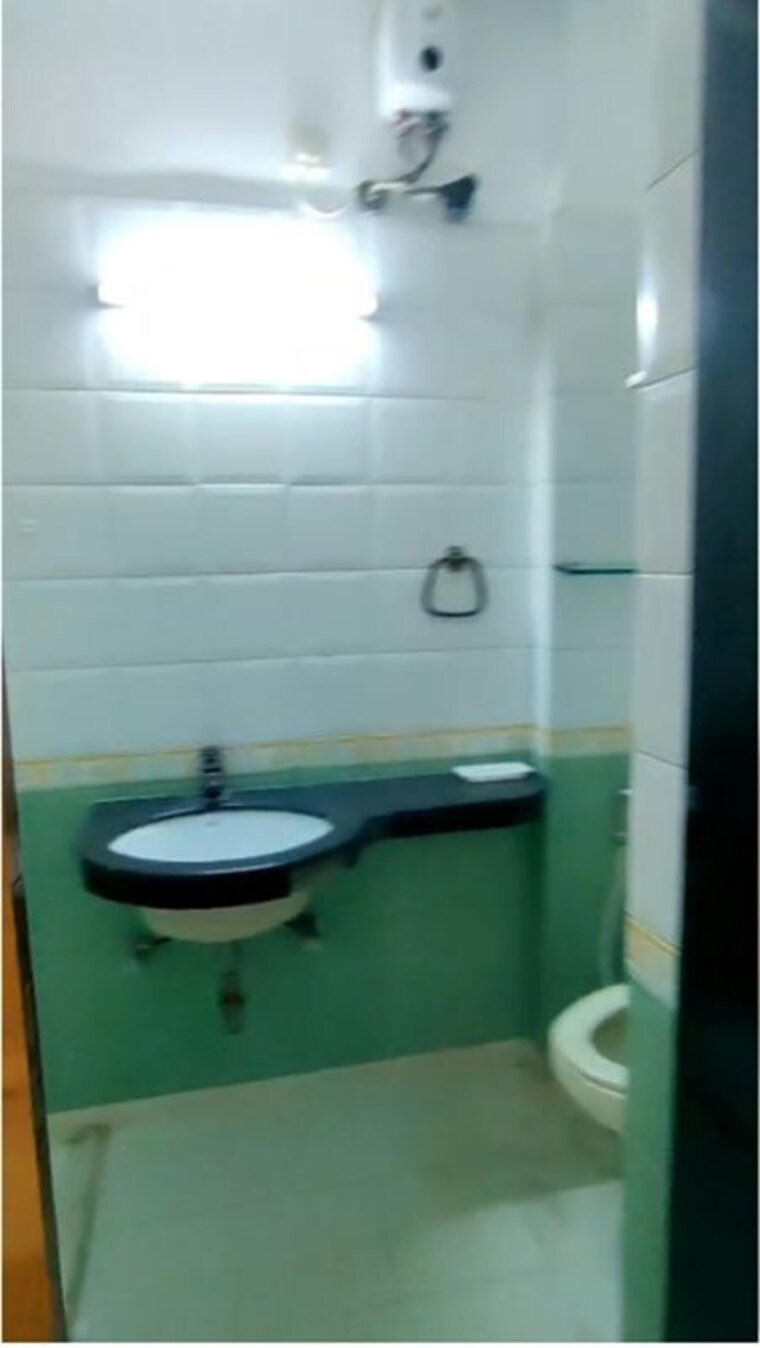 Bathroom, chembur 2 Bedroom 1079 Sq.Ft. Apartment In Chembur Mumbai 10359912