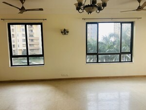 Room in 3.5 BHK Apartment at Unitech Fresco, Sector 50 – for Sale