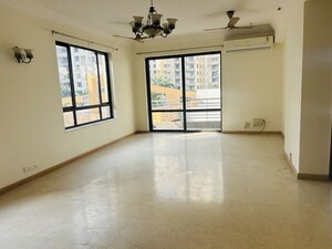 Room in 3.5 BHK Apartment at Unitech Fresco, Sector 50 – for Sale
