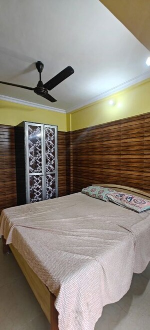 Bedroom in 1 BHK Apartment at Bandra West – for Rent