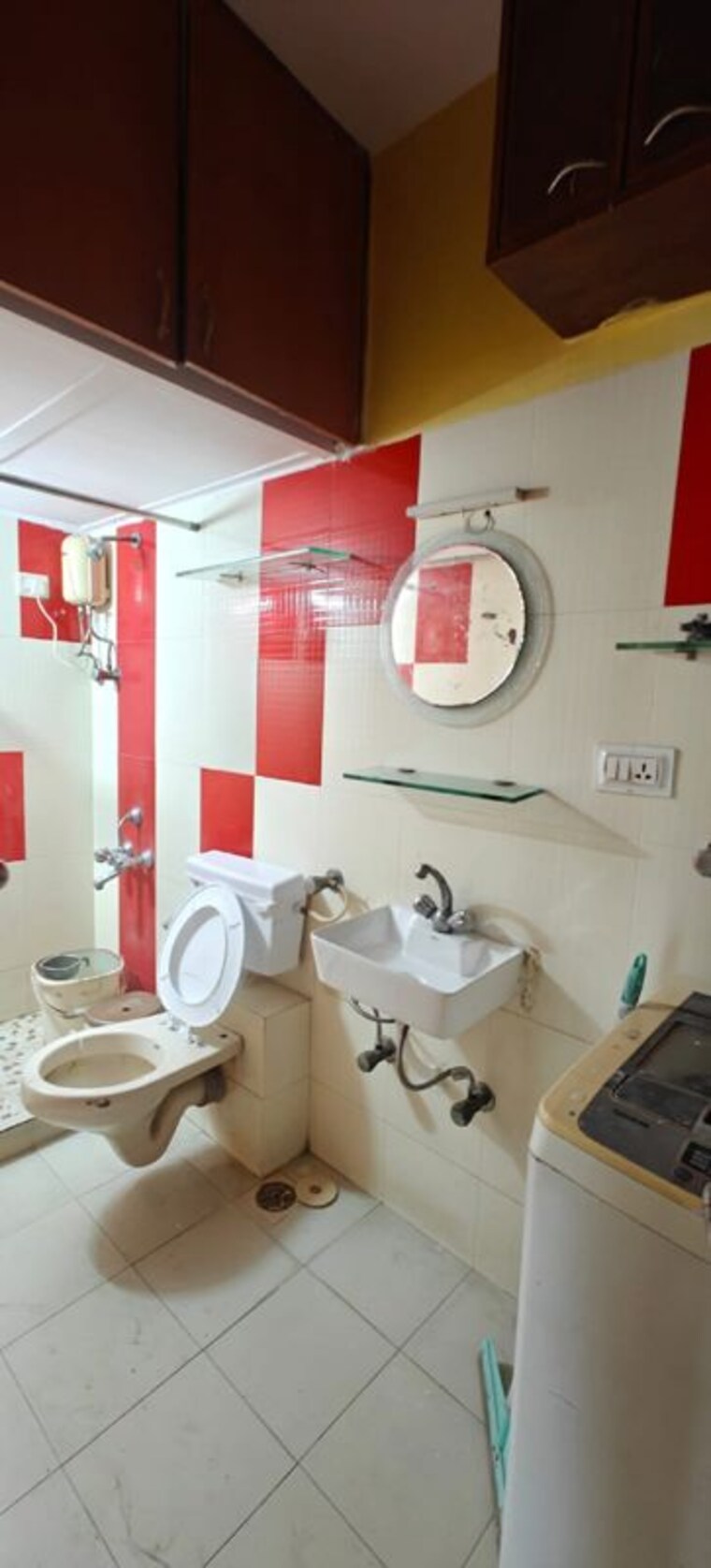 Washroom, bandra west 1 Bedroom 500 Sq.Ft. Apartment In Bandra West Mumbai 10359939