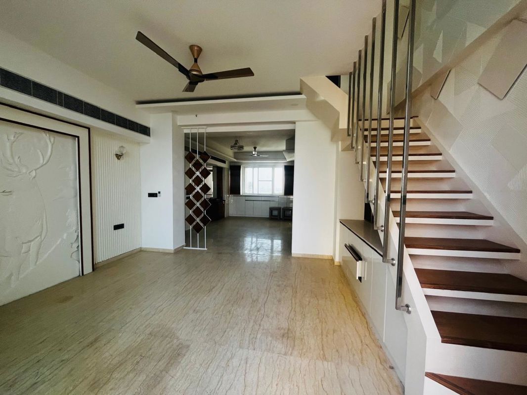 3.5 BHK + Pooja Room,Servant Room,Study Room,Extra Room,Basement,Store Room 4500 Sq.Ft. Penthouse in Mahagun Mezzaria