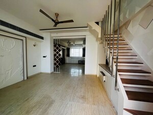 3.5 BHK Penthouse For Rent in Mahagun Mezzaria, Sector 78