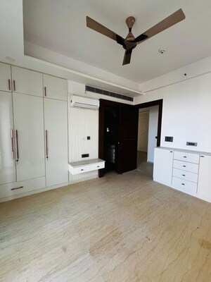 Room in 3.5 BHK Penthouse at Mahagun Mezzaria, Sector 78 – for Rent