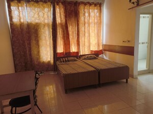 Living Room in 3.5 BHK Builder Floor at RWA Apartments Sector 40, Sector 40 – for Rent