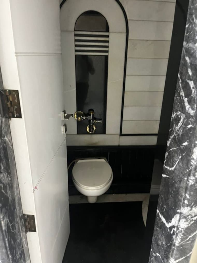 Bathroom, mahim west 2 Bedroom 900 Sq.Ft. Apartment In Mahim West Mumbai 10359922