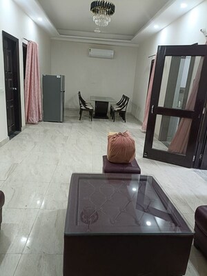 3 BHK Builder Floor For Rent in Sector 52