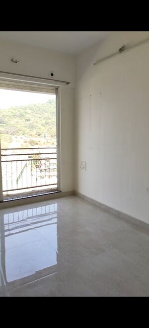 Room in 2 BHK Apartment at JP North Atria, Mira Road – for Rent