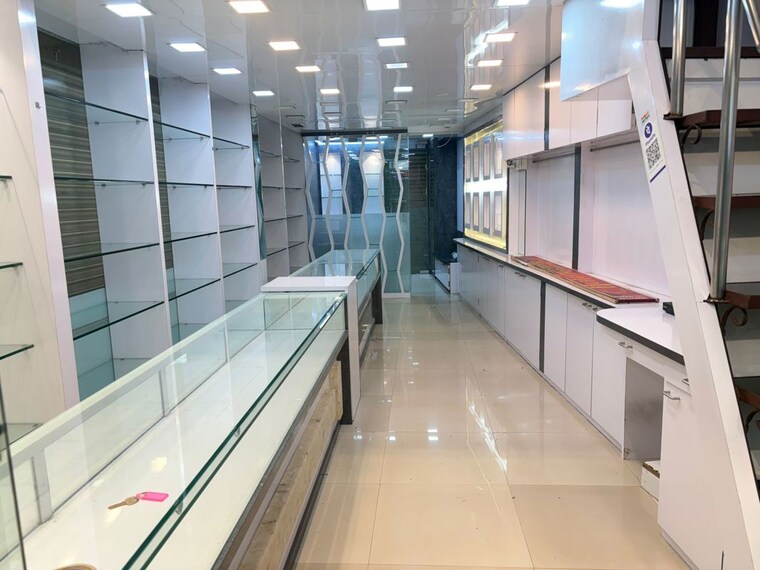 Team Area, rustomjee-eaze-zone-mall Commercial Shop 321 Sq.Ft. In Malad West Mumbai 10359972