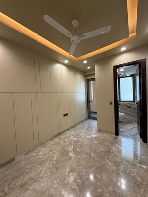 Room in 4 BHK Builder Floor at Anant Raj Ashok Estate, Sector 63a – for Sale