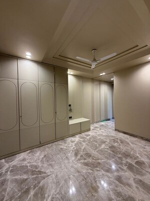 Room in 4 BHK Builder Floor at Anant Raj Ashok Estate, Sector 63a – for Sale