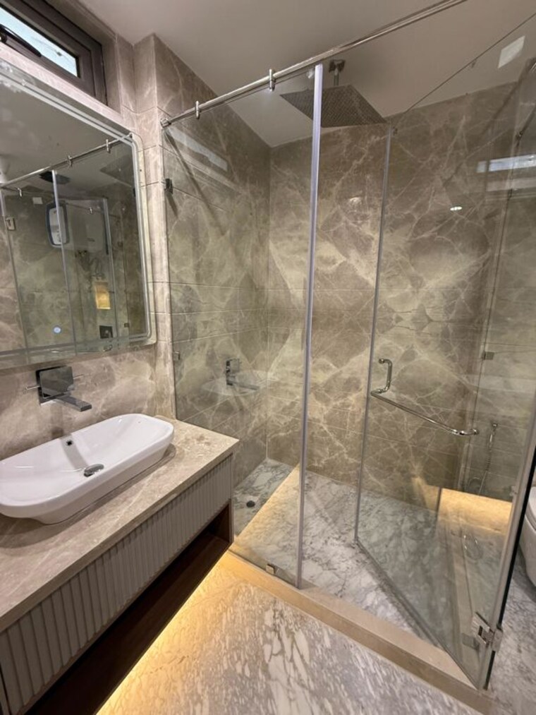 Bathroom, anant-raj-ashok-estate 4 Bedroom 250 Sq.Yd. Builder Floor In Sector 63a Gurgaon 10360016