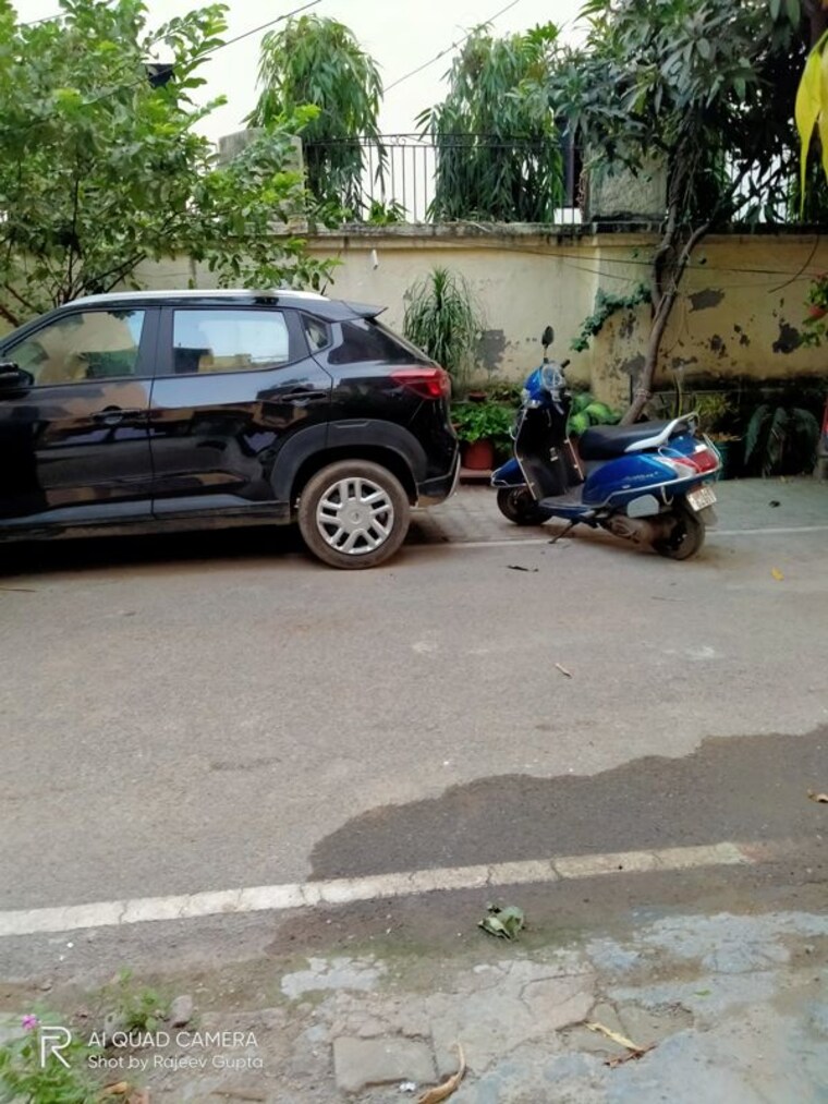  Parking, vasundhara sector 5 3 Bedroom 1600 Sq.Ft. Apartment In Vasundhara Sector 5 Ghaziabad 10360010