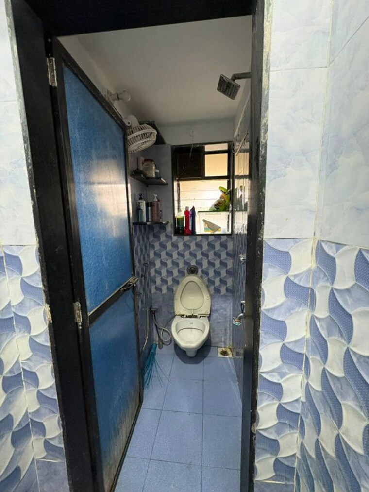 Bathroom, luv-kush-tower 1.5 Bedroom 425 Sq.Ft. Apartment In Chembur Mumbai 10360031