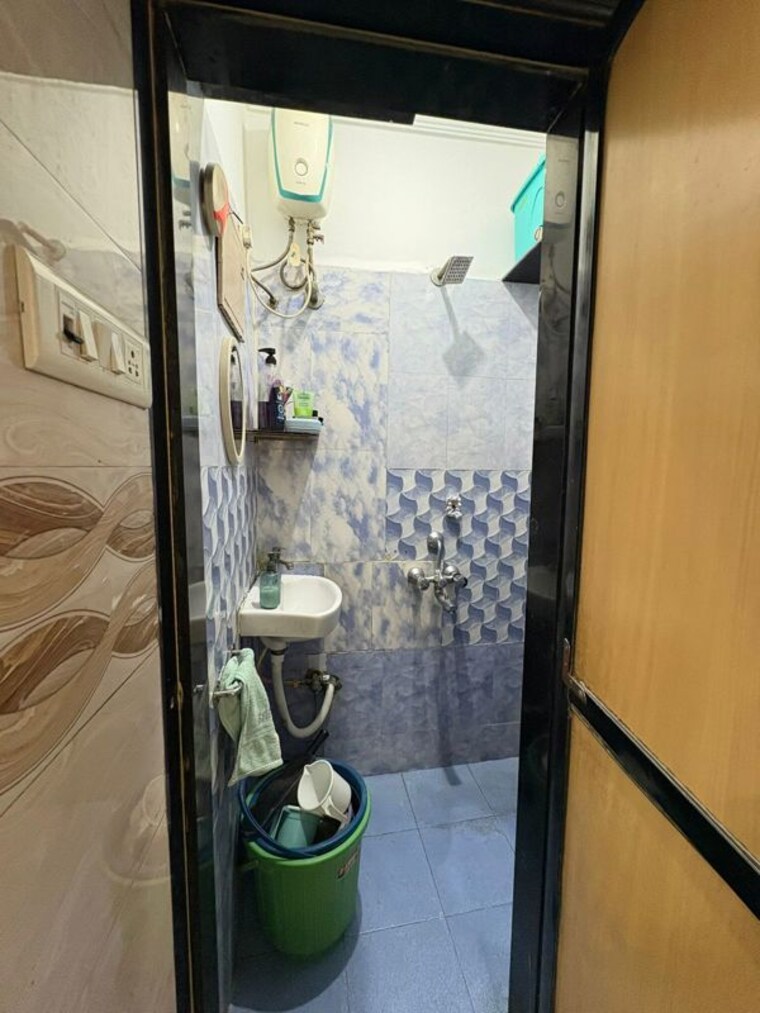 Bathroom, luv-kush-tower 1.5 Bedroom 425 Sq.Ft. Apartment In Chembur Mumbai 10360031