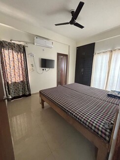 3 BHK + Study Room Apartment For Rent in Mahagun Moderne