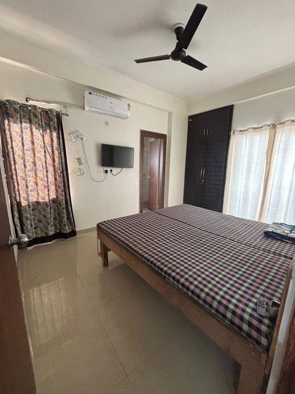 3 BHK + Study Room Apartment For Rent in Mahagun Moderne