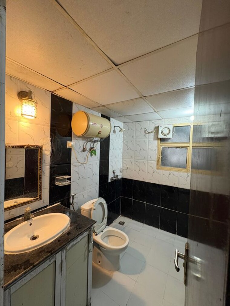 Team Area, nimbus-the-hyde-park 3 Bedroom 1550 Sq.Ft. Apartment In Sector 78 Noida 10360068