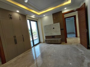 Master Bedroom in 3 BHK Builder Floor at BPTP Parkland Pride, Sector 77 – for Sale
