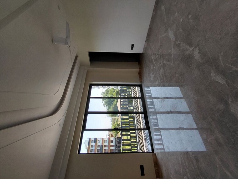 Balcony, bptp-parkland-pride 3 Bedroom 250 Sq.Yd. Builder Floor In Sector 77 Faridabad 10360051